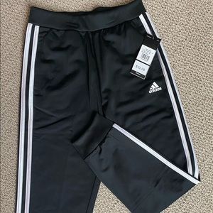 NWT Adidas CHILDREN’S Jogger • SM (7-8)